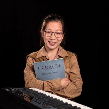 Jingyi Ye